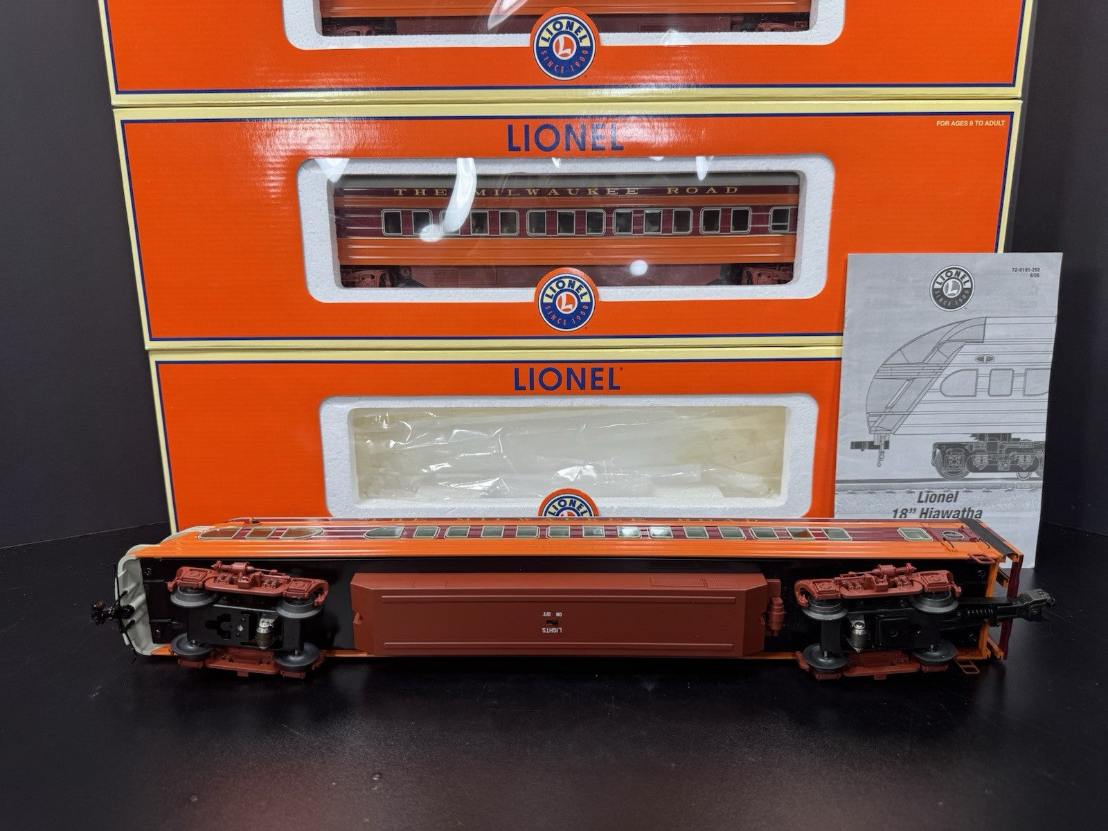 Lionel 6-29191 Milwaukee Road Hiawatha beaver tail 18" passenger 4-car set LNIB9