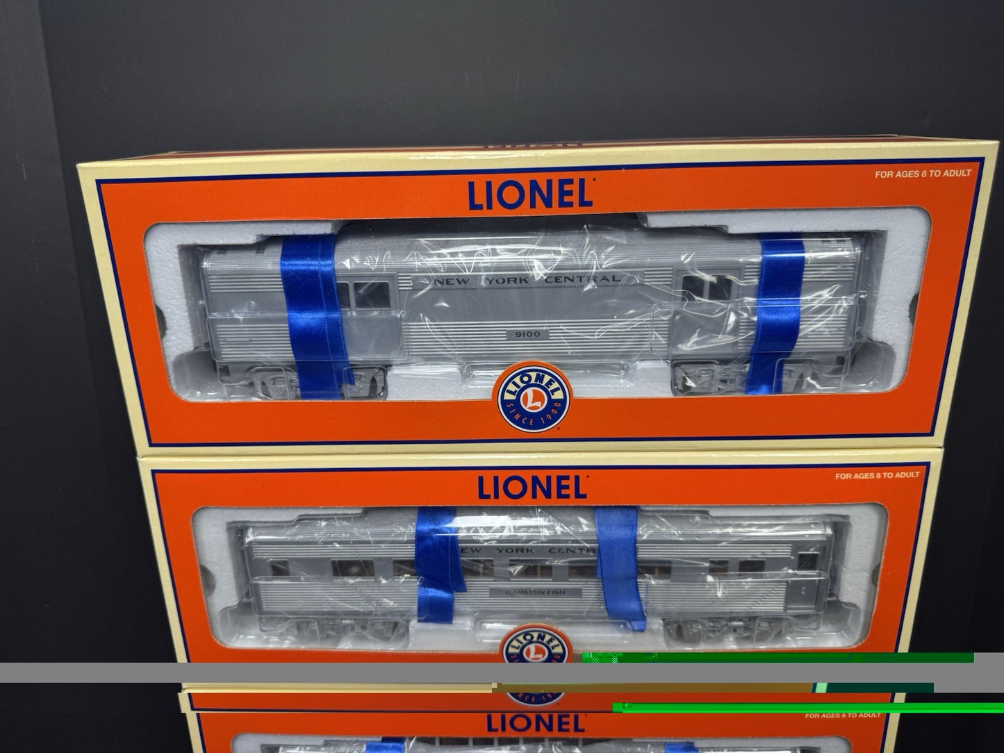 Lionel 6-15180 New York Central NYC streamlined passenger 4-car set NIB1