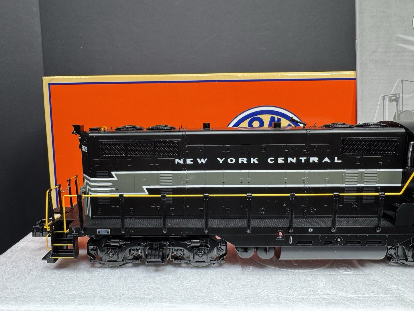 Lionel LEGACY 6-28561 New York Central NYC GP-7 diesel engine #5628 LNIB7