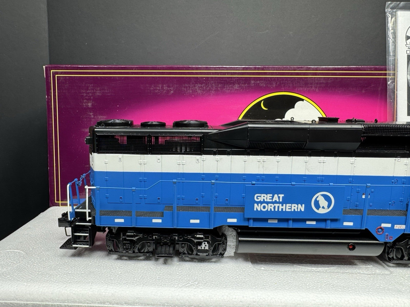 MTH 20-2399-1 Great Northern GN GP-30 diesel engine #3015 PS2 BCR NIB7