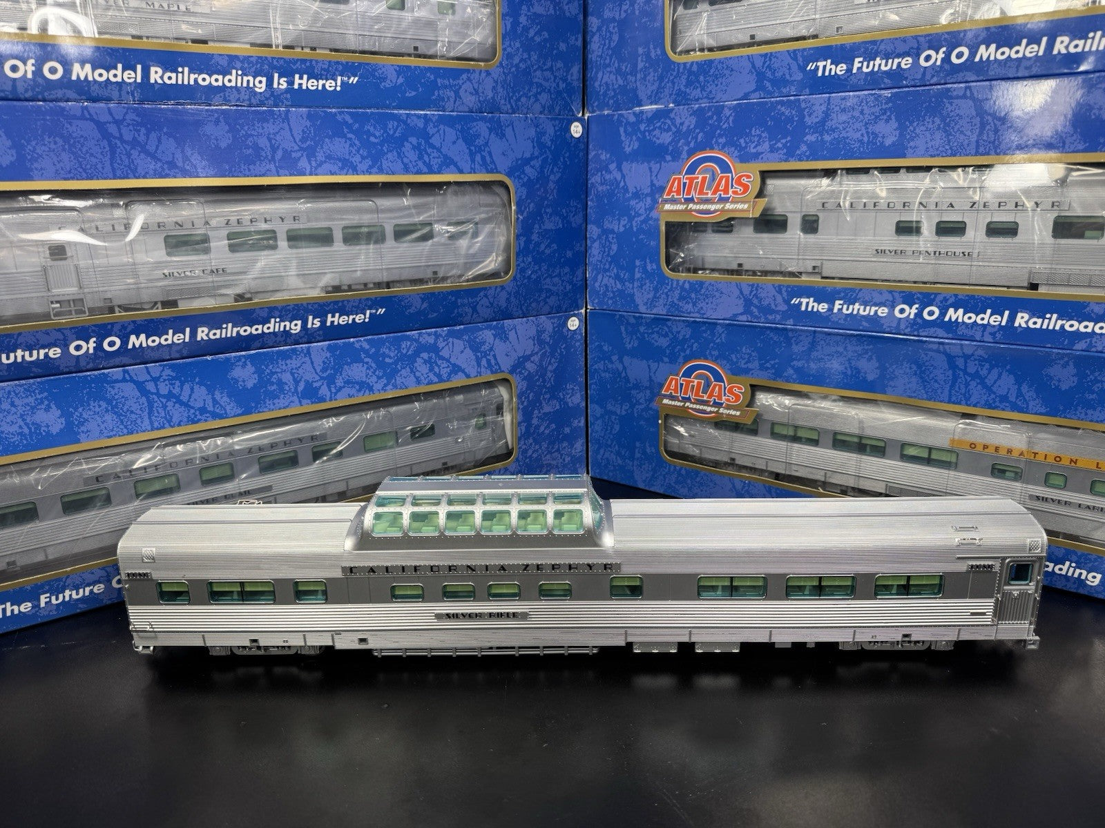 Atlas O 2-rail CB&Q California Zephyr 21" passenger 8-car set LNIB1