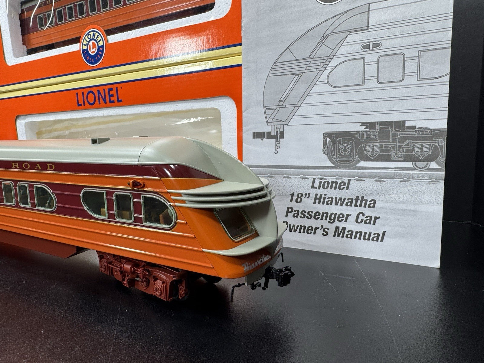 Lionel 6-29191 Milwaukee Road Hiawatha beaver tail 18" passenger 4-car set LNIB4