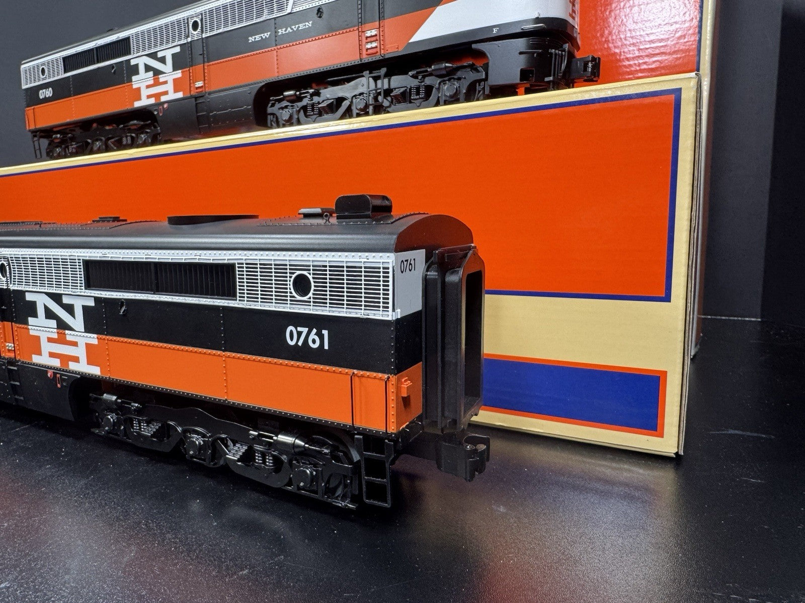 Lionel LEGACY 2133410 New Haven NH Alco PA diesel engine AA set LNIB13