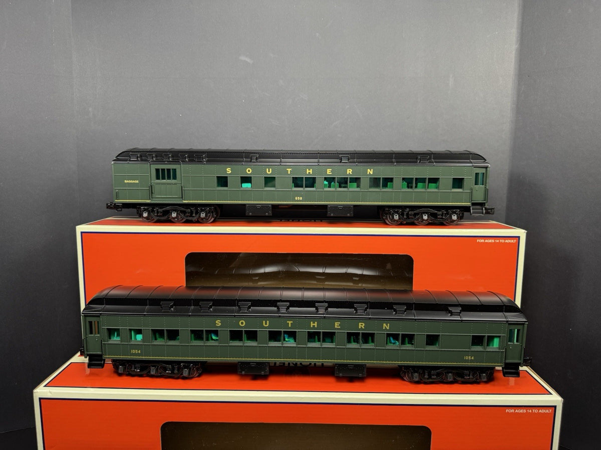 Lionel 1927470 Southern 18" heavyweight combine coach passenger car 2-pack EX0