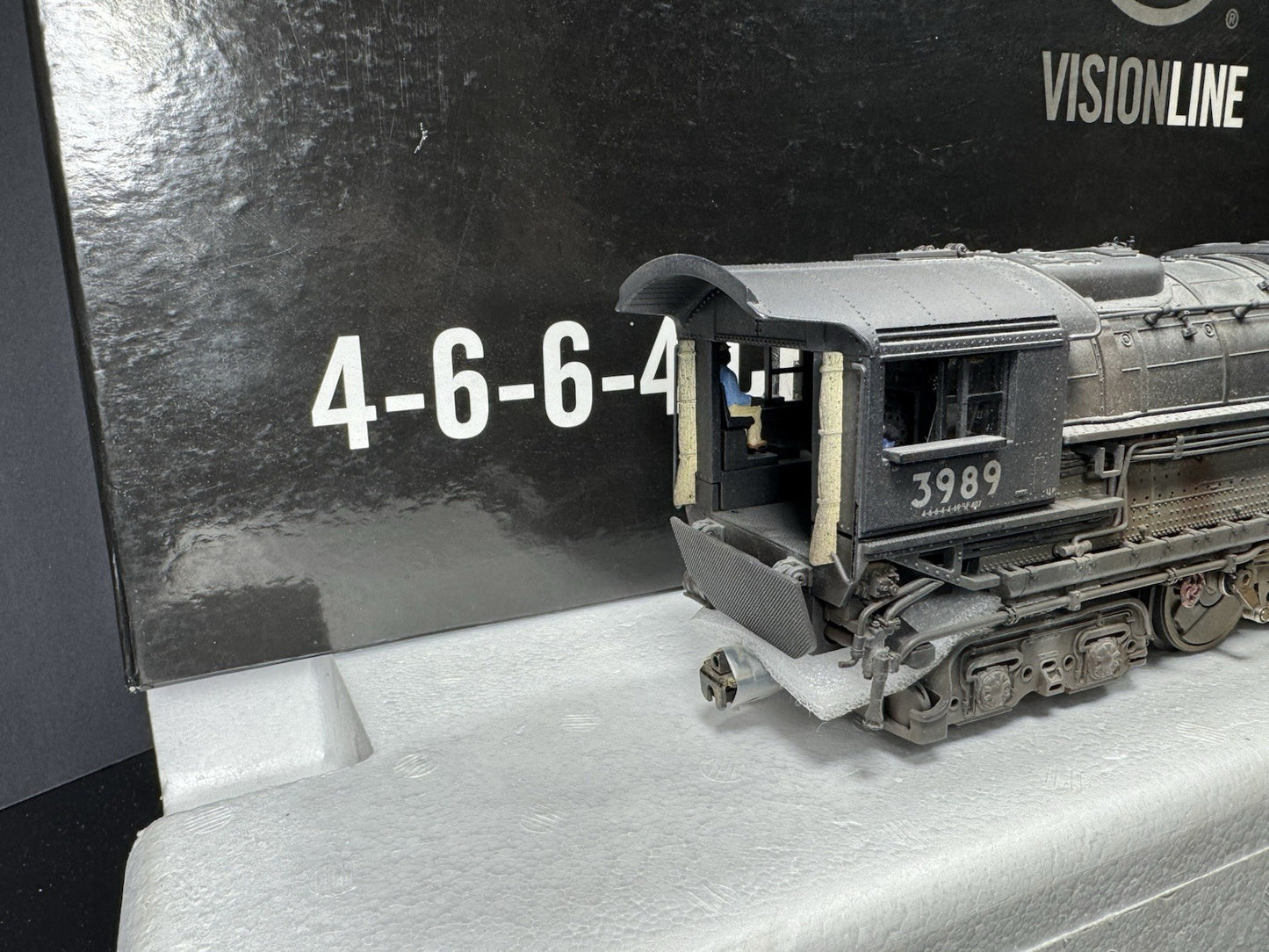 Lionel VISIONLINE 6-11220 Union Pacific 4-6-6-4 Challenger steam engine #3989 LN10