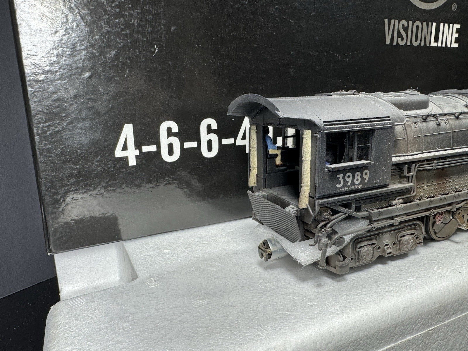 Lionel VISIONLINE 6-11220 Union Pacific 4-6-6-4 Challenger steam engine #3989 LN10