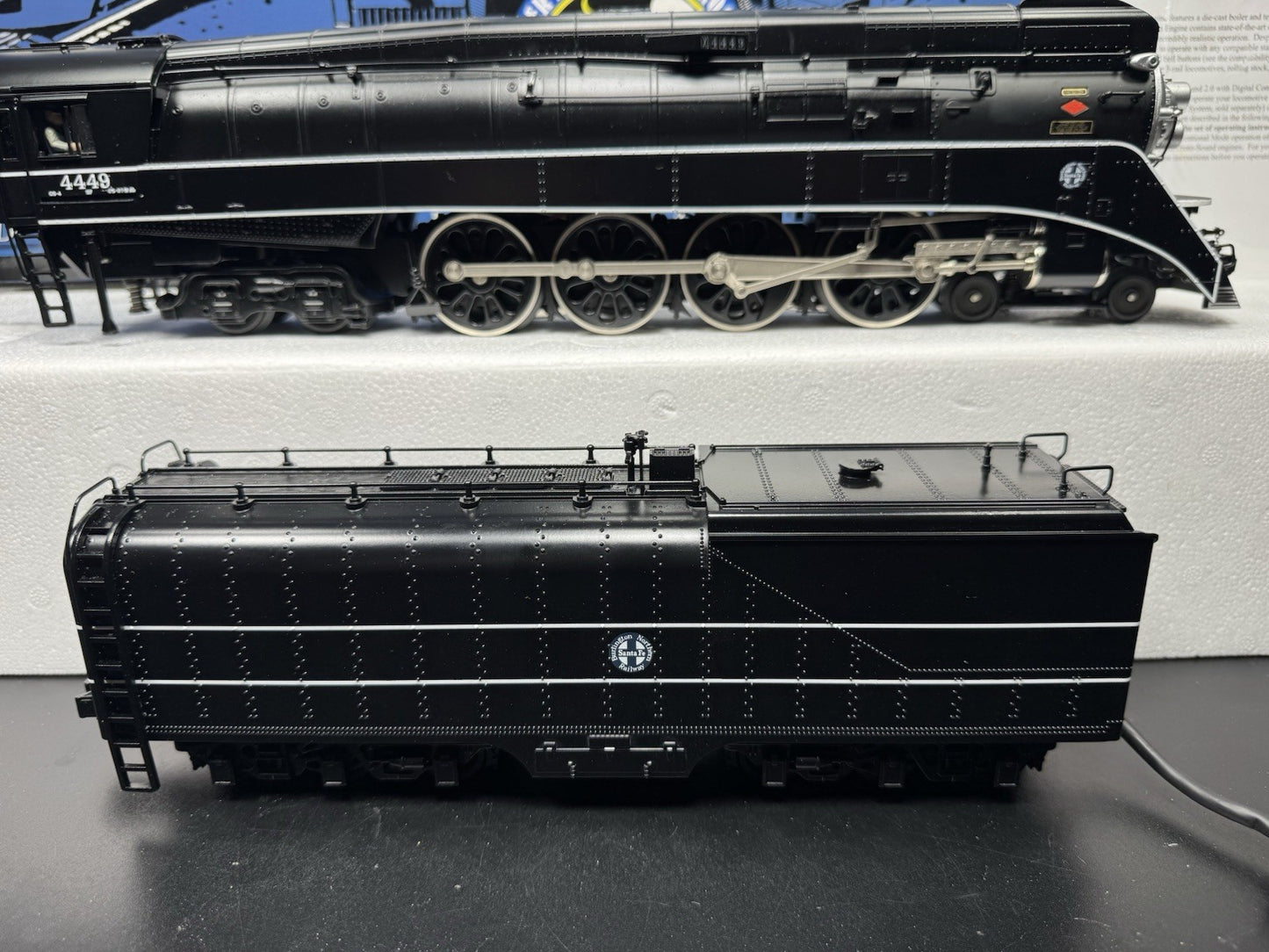 MTH 20-80003A BNSF 4-8-4 GS-4 steam engine #4449 PS2 BCR LNIB11