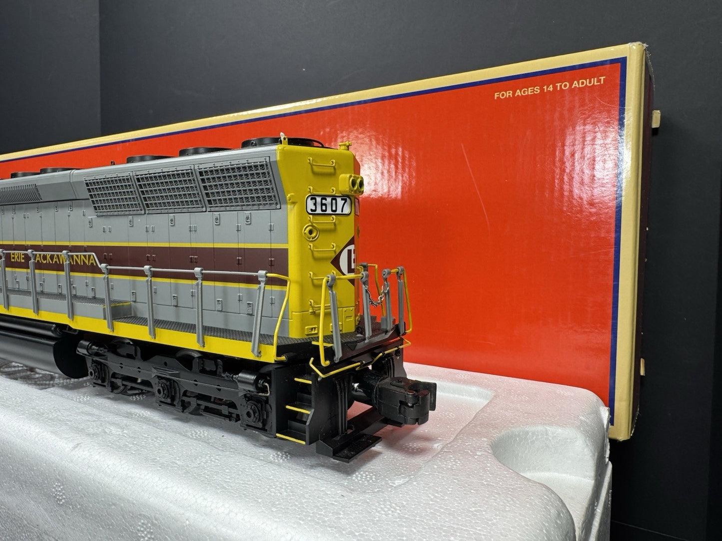 Lionel LEGACY 6-83368 Erie Lackawanna SD45 diesel engine #3607 EX9