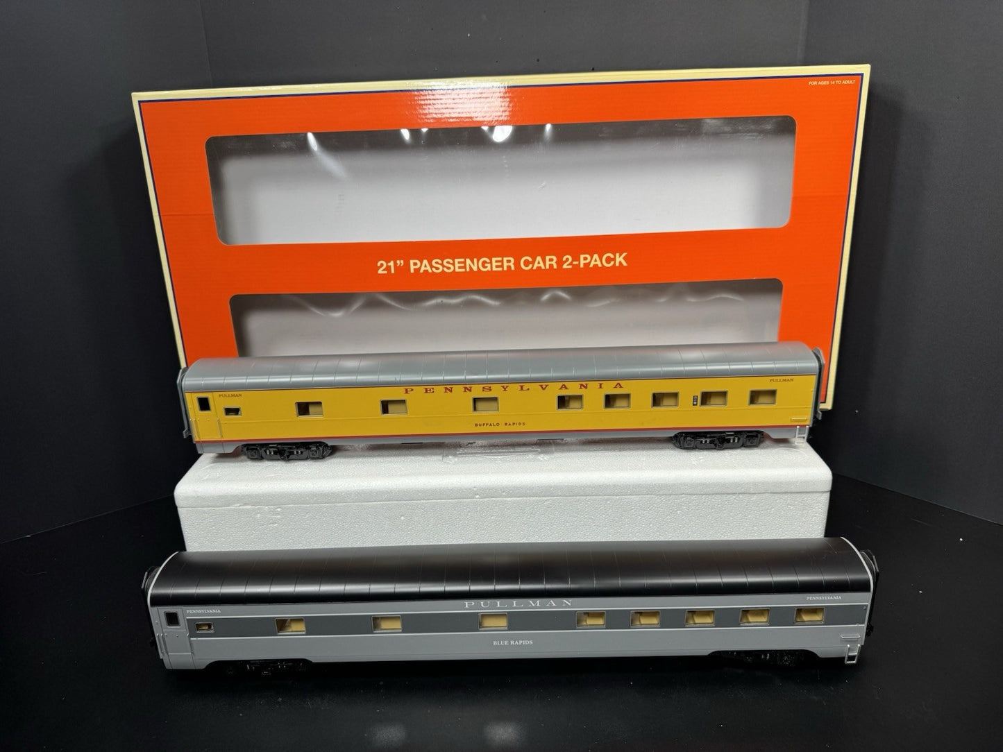Lionel 2027500 Union Pacific UP Pennsylvania PRR 21" passenger car 2-pack LNIB0