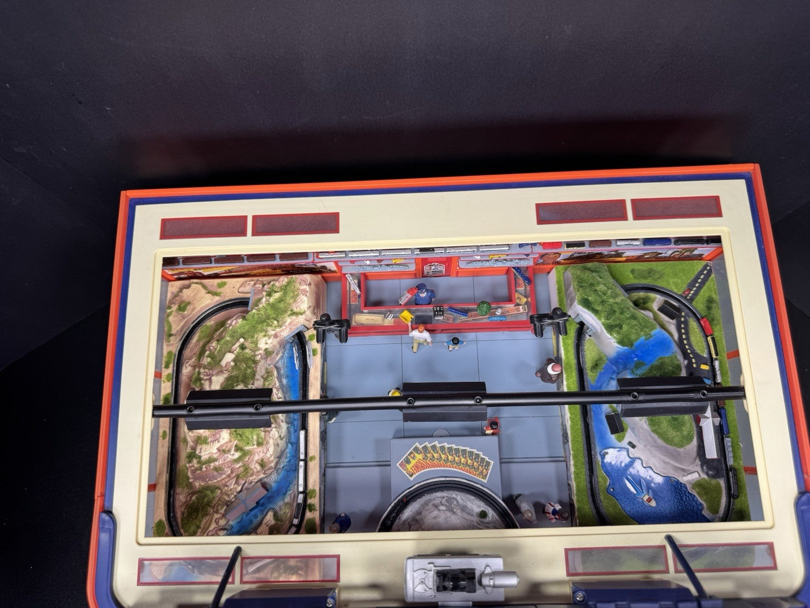 Lionel 6-32998 Mid-Town Models operating hobby shop accessory LNIB4