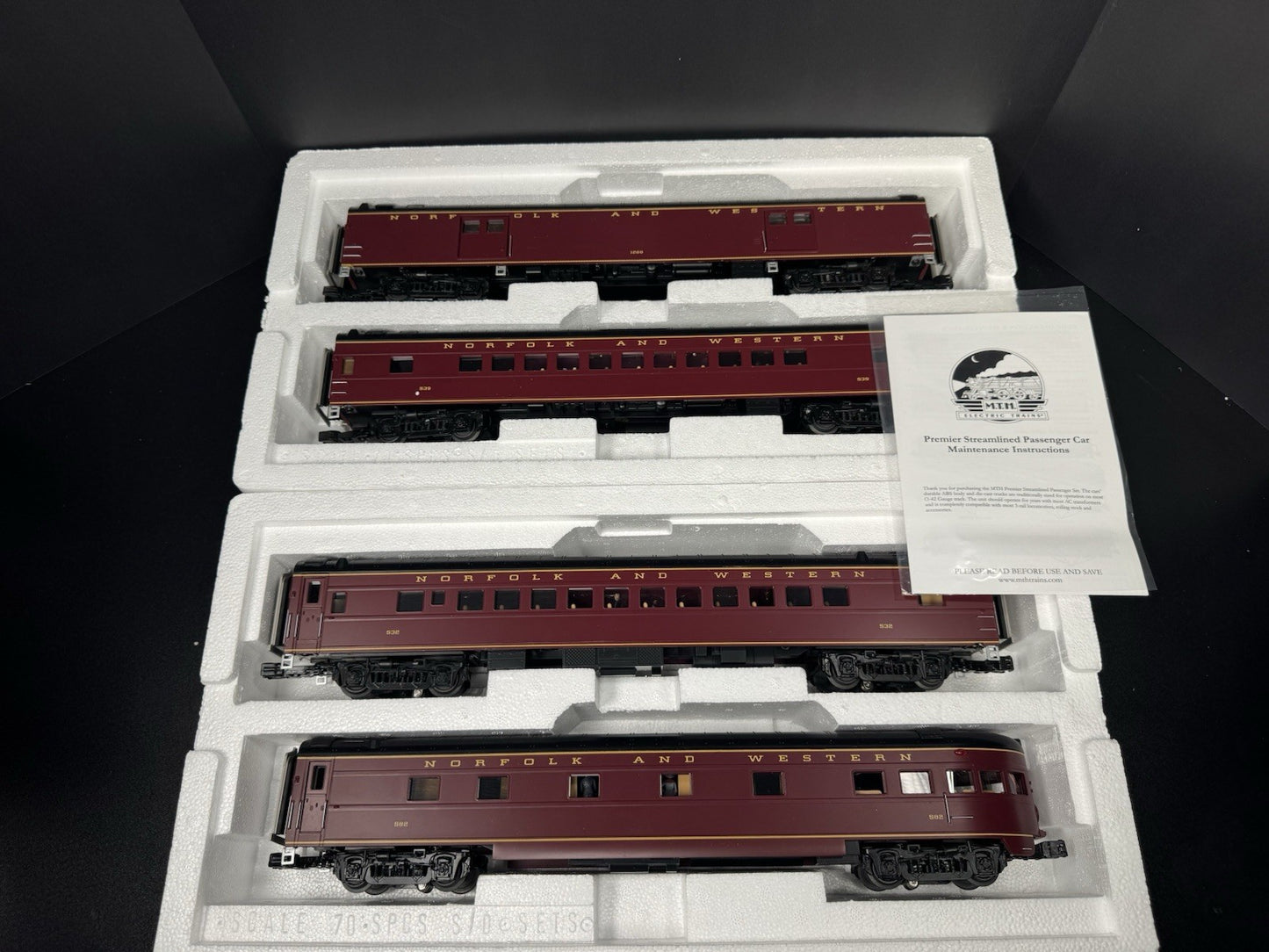 MTH 20-64173 Norfolk & Western N&W 70' streamlined passenger 4-car set LNIB0