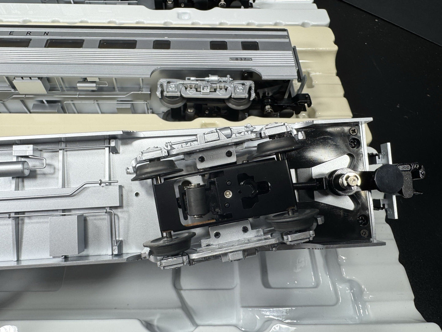 Lionel 6-82558 Southern 21" streamlined passenger 4-car LNIB7