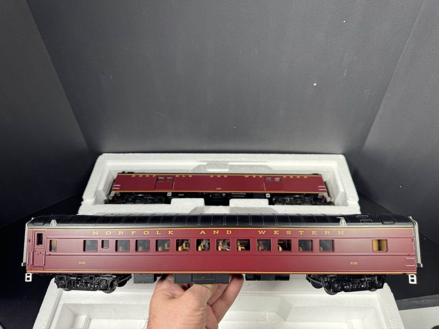 MTH 20-64173 Norfolk & Western N&W 70' streamlined passenger 4-car set LNIB3
