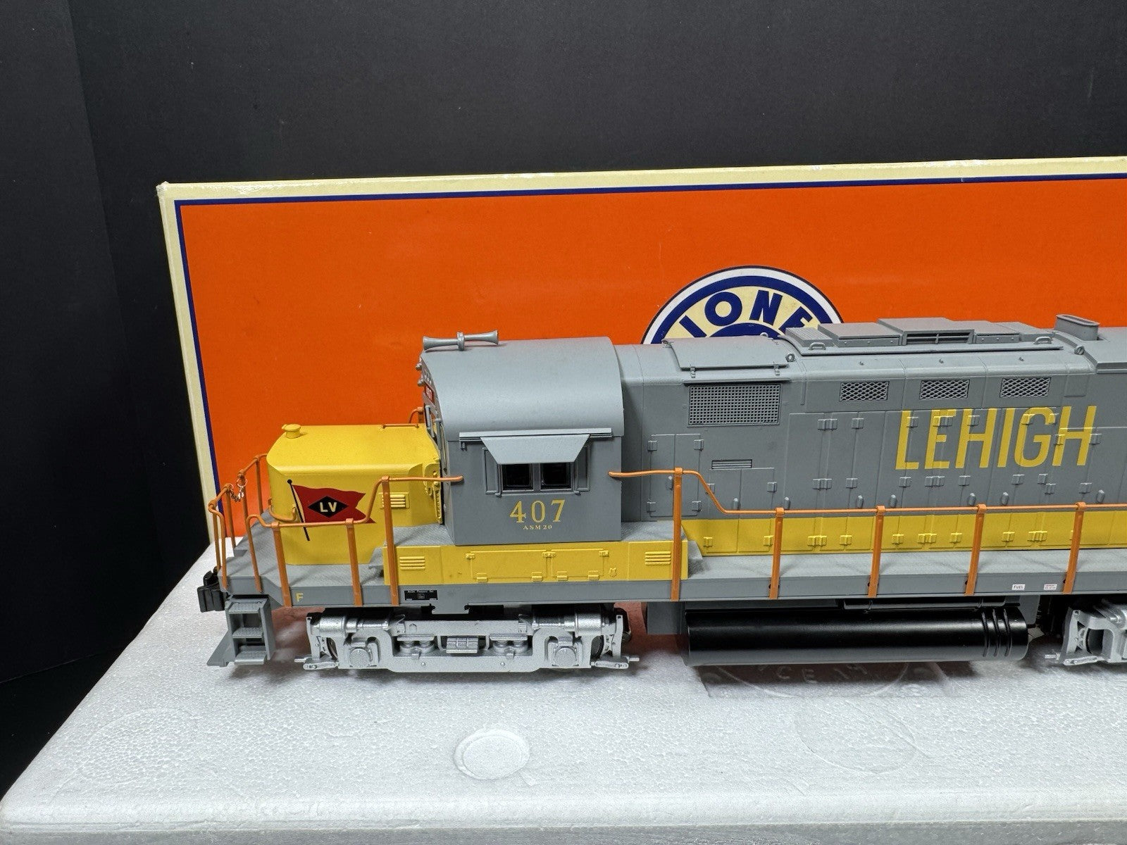 Lionel 6-28218 TMCC Lehigh Valley "Yellow Jacket" C-420 diesel engine #407 LNIB2