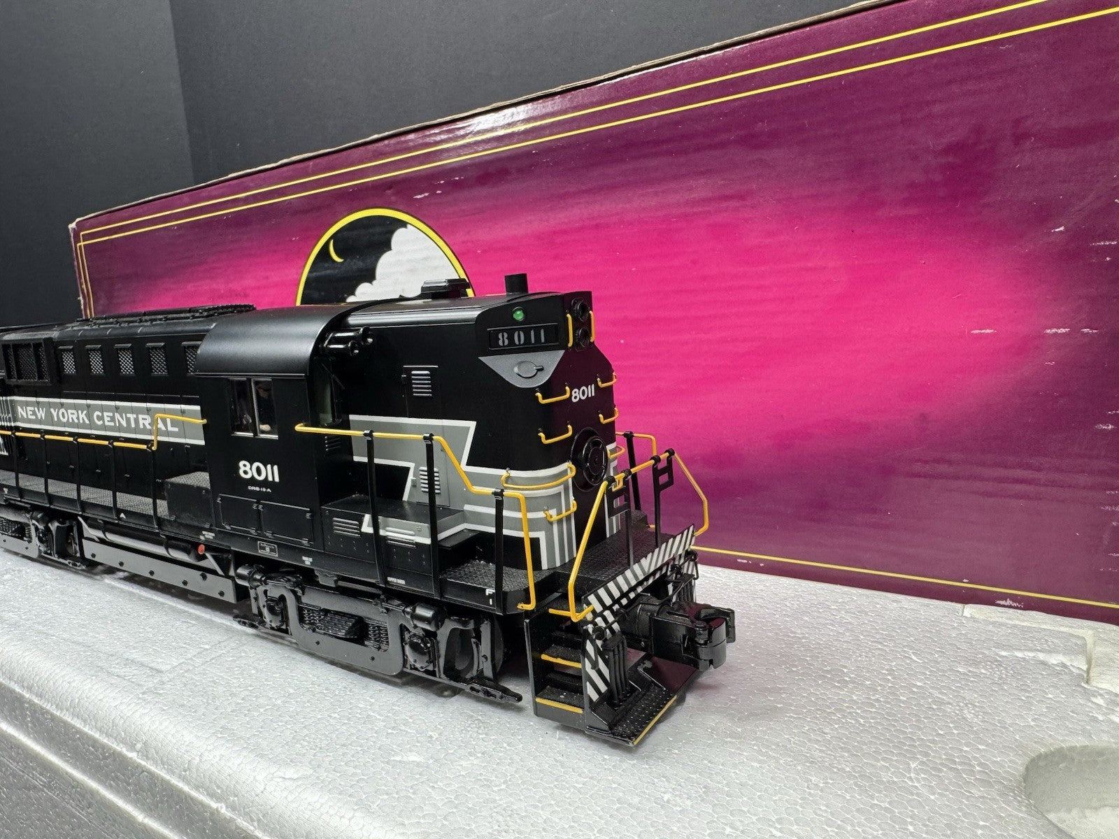 MTH 20-20213-1 New York Central NYC RS-11 high hood diesel engine #8011 PS3 EX9