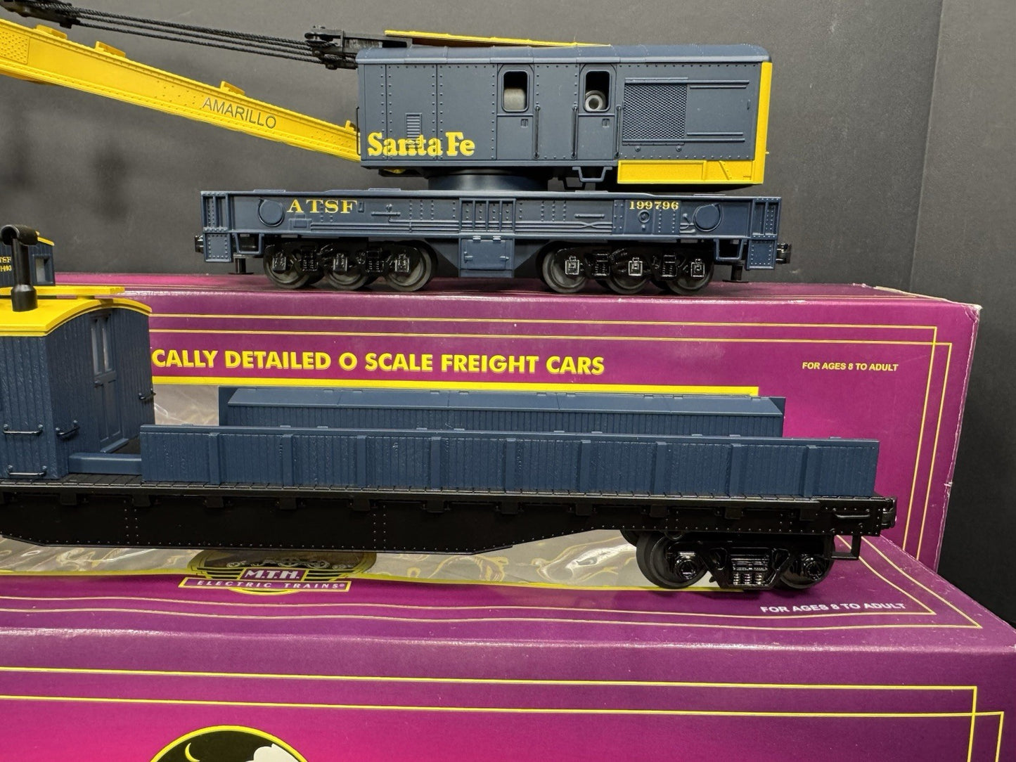 MTH 2098237 2098239 Santa Fe SF operating crane & boom tender set LNIB5