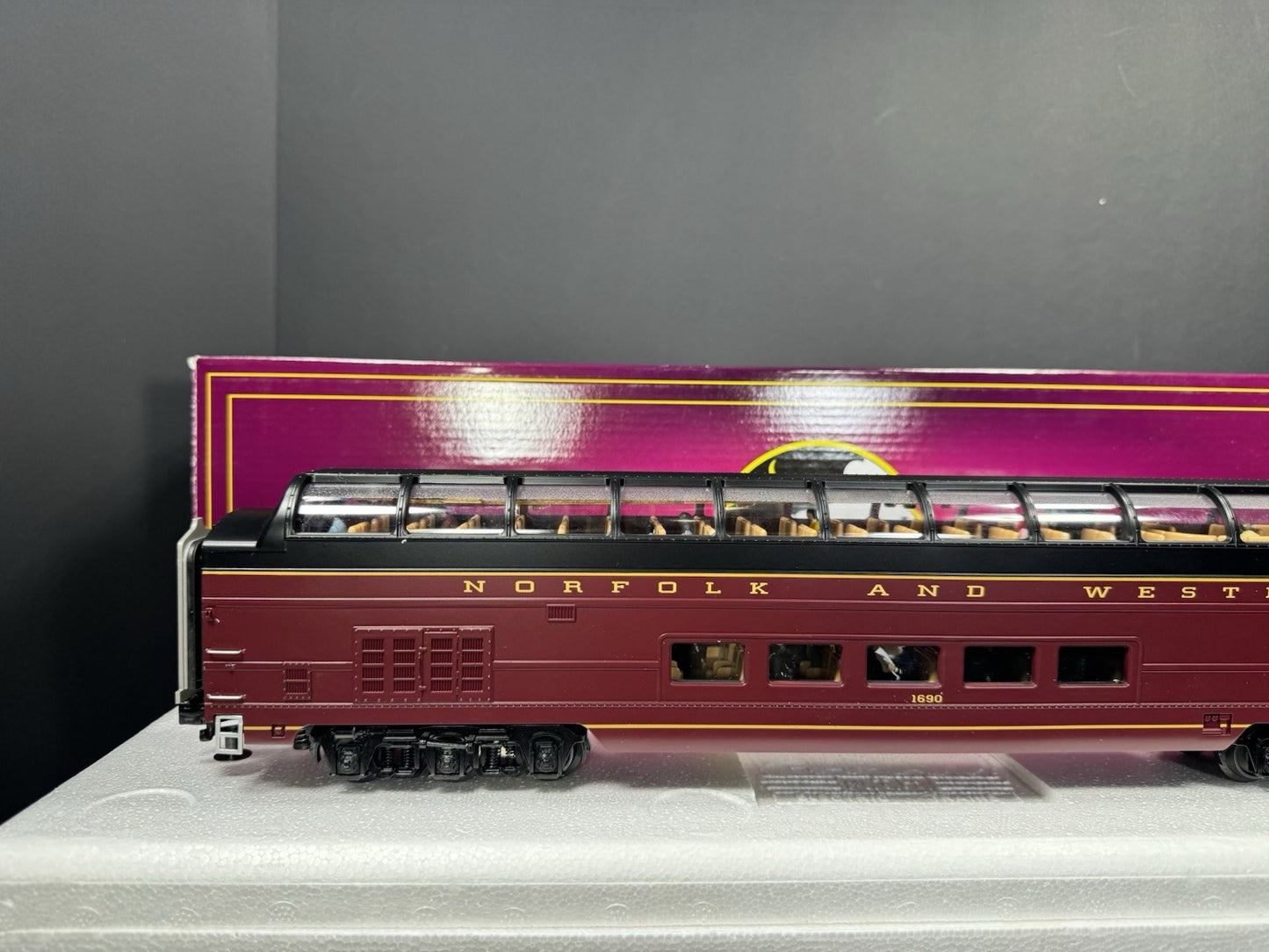 MTH 20-64176 Norfolk & Western N&W 70' full-length vista dome passenger car LNIB7
