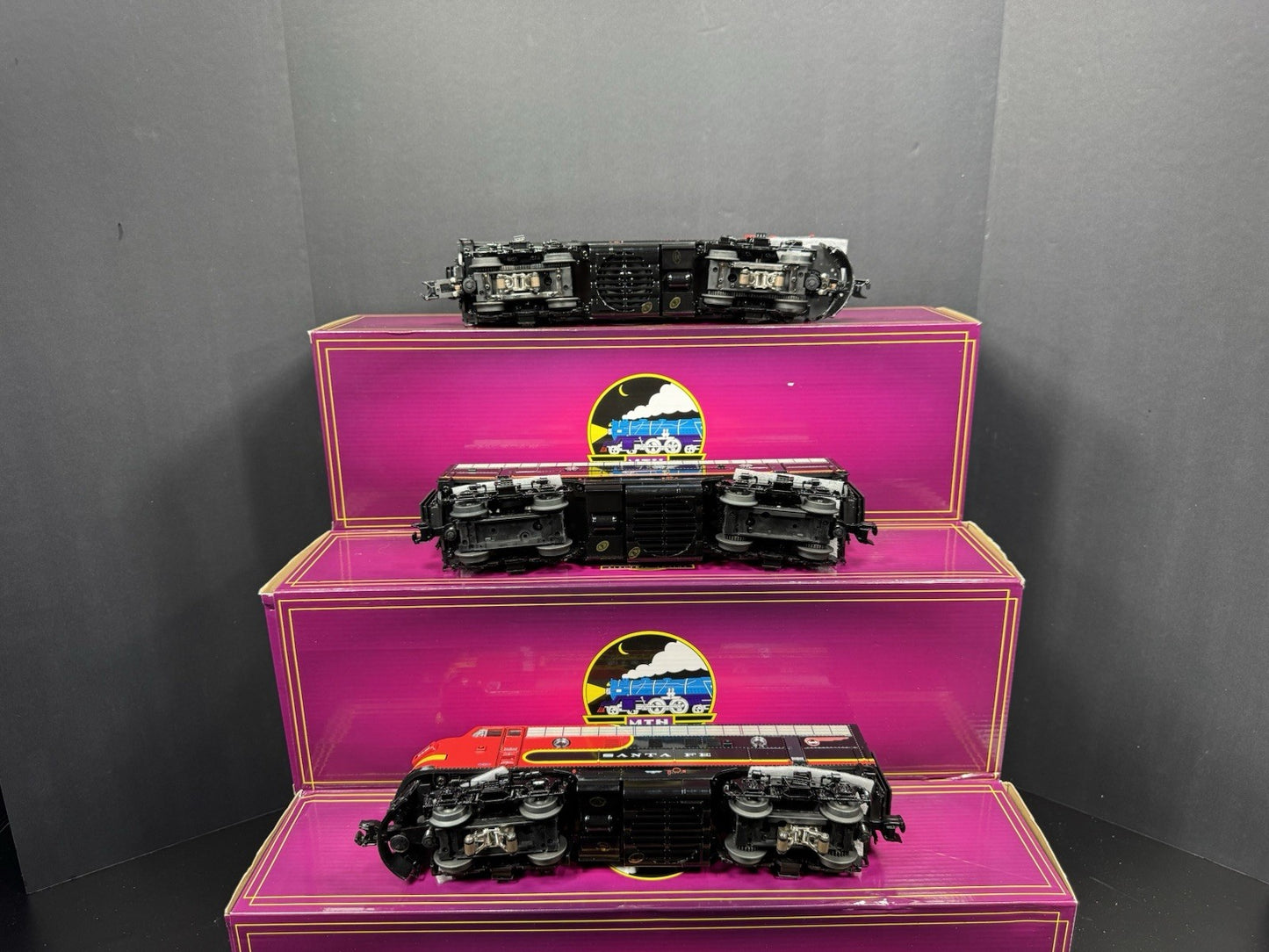 MTH 20-21601-1 Santa Fe Black Bonnet F-3 diesel engine ABA set #2334 #2335 NIB12