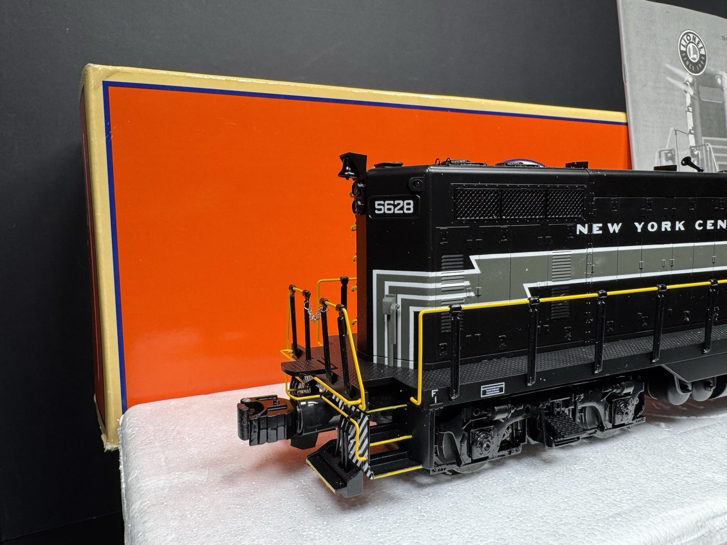 Lionel LEGACY 6-28561 New York Central NYC GP-7 diesel engine #5628 LNIB6