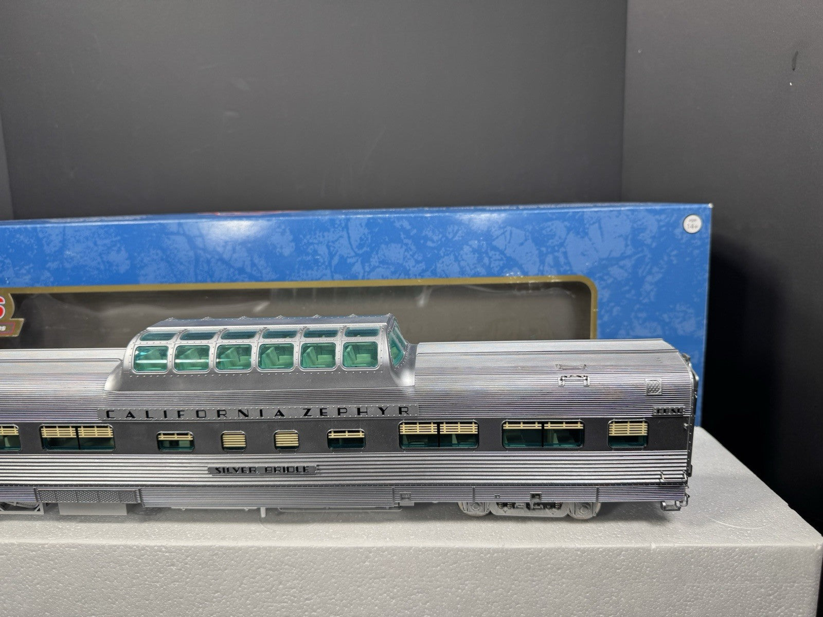 Atlas O 3002151-1 2-rail CB&Q California Zephyr 21" dome chair car #4716 LNIB8