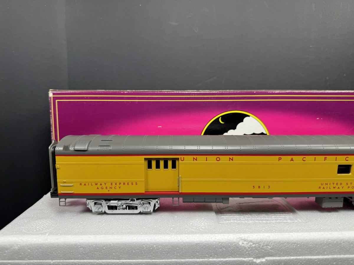 MTH 20-6853 Union Pacific UP 70' streamlined RPO passenger car #5813 EX7