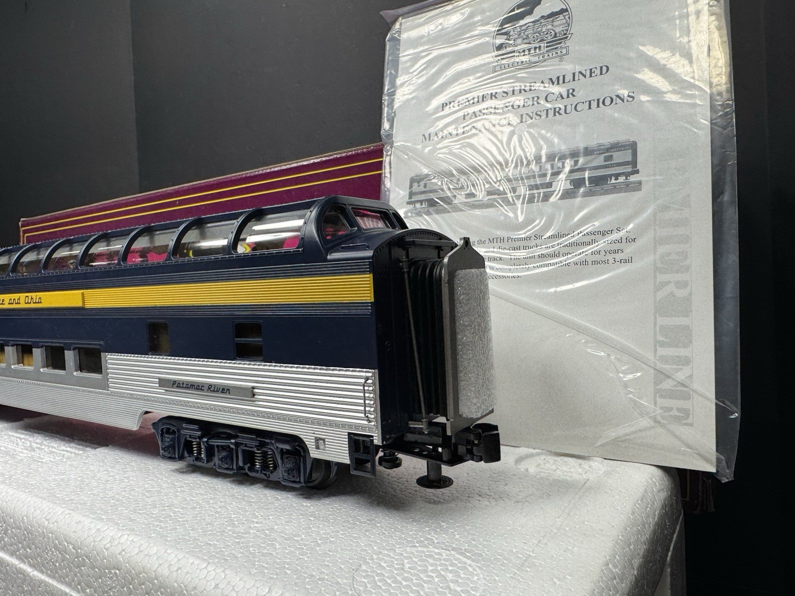 MTH 20-67073 Chesapeake & Ohio C&O 70' full-length vista dome passenger car LNIB7