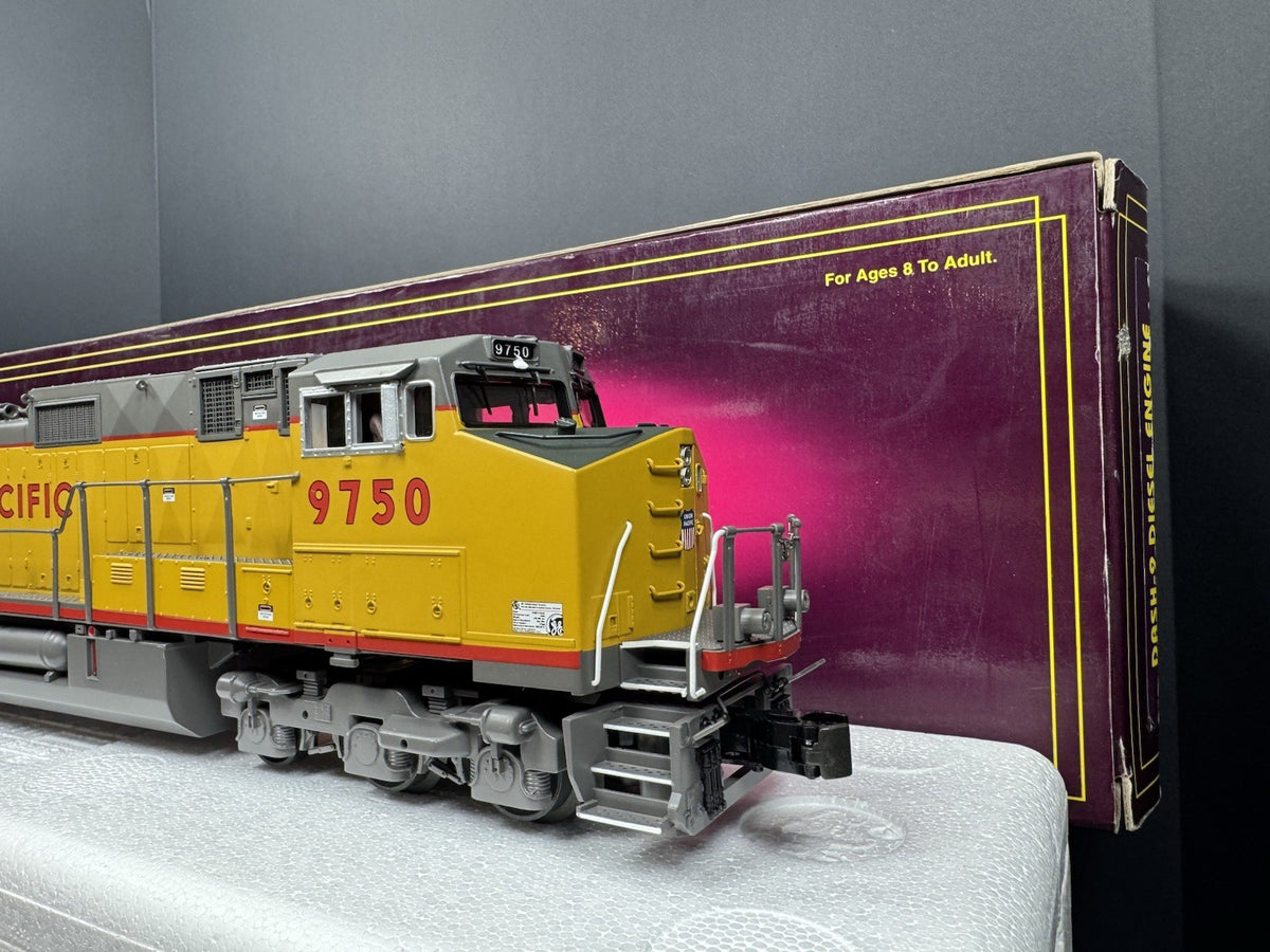 MTH 20-2558-3 Union Paciifc UP Dash-9 nonpowered diesel engine #9750 LNIB9