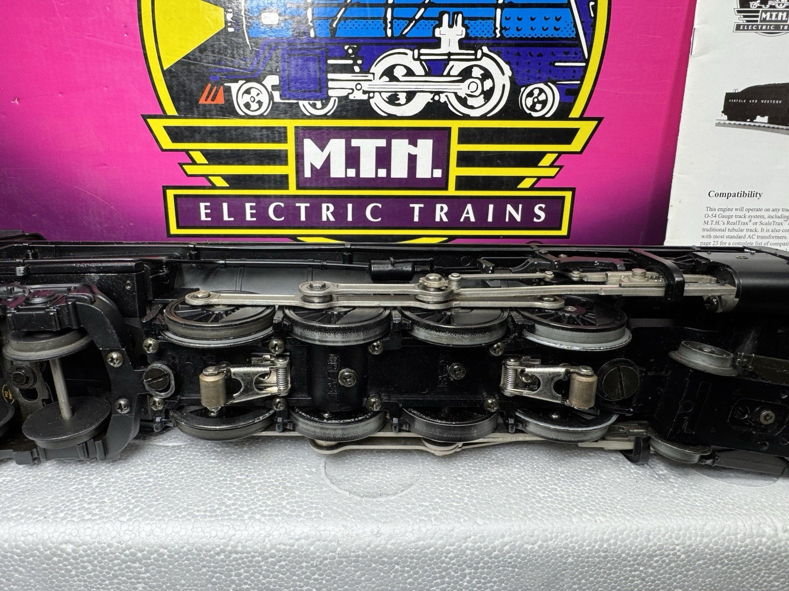 MTH 20-3058-1 Norfolk & Western N&W Unshrouded J 4-8-4 steam engine #605 PS2 EX13