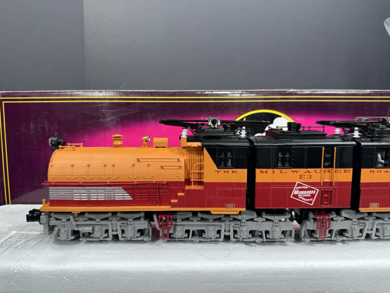 MTH 20-5511-1 Milwaukee Road E-2 Bi-Polar electric engine #E3 PS2 BCR EX7