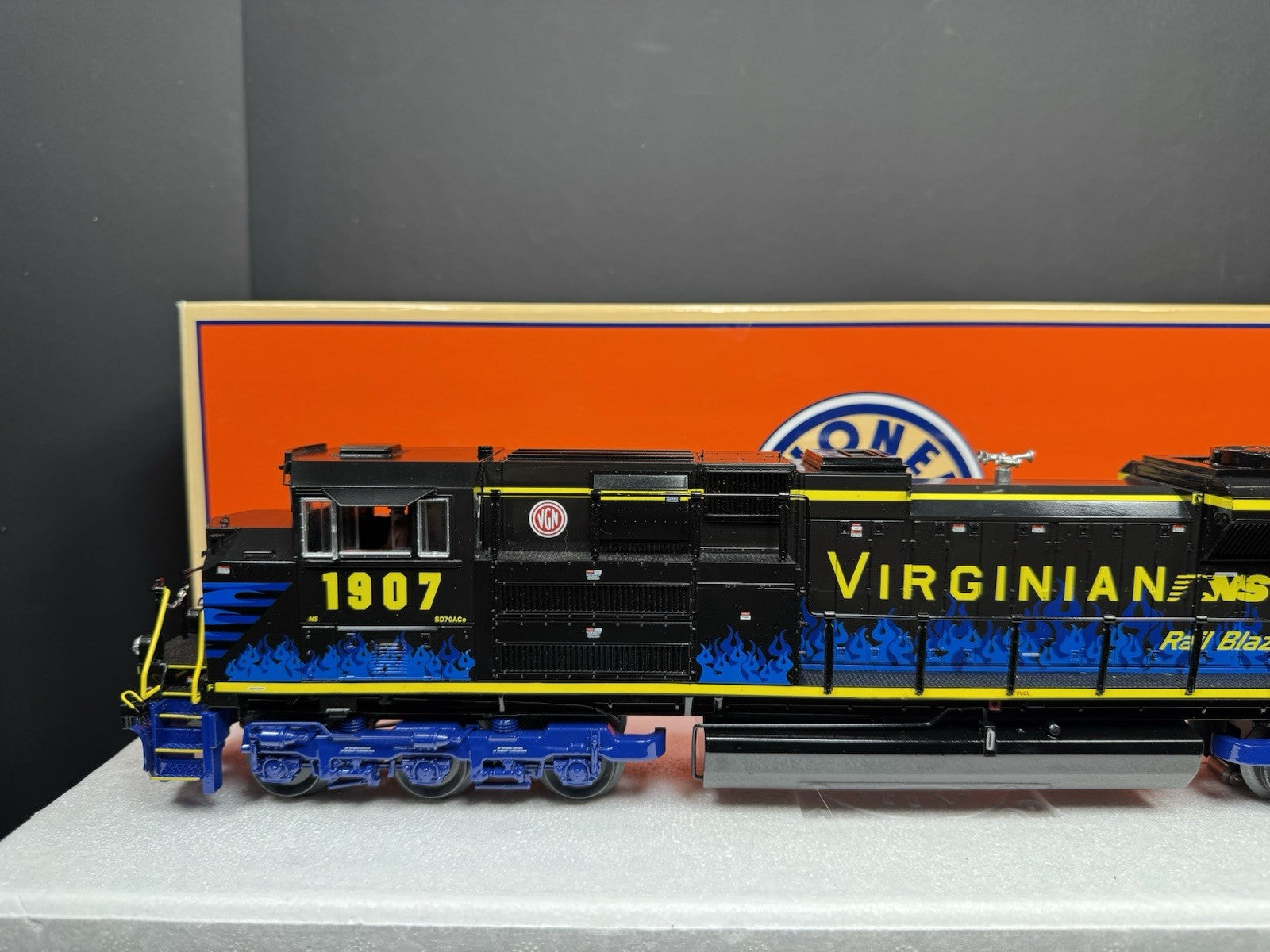 Lionel LEGACY 6-28333 NS heritage Virginian SD70ACe diesel engine #1907 LNIB2