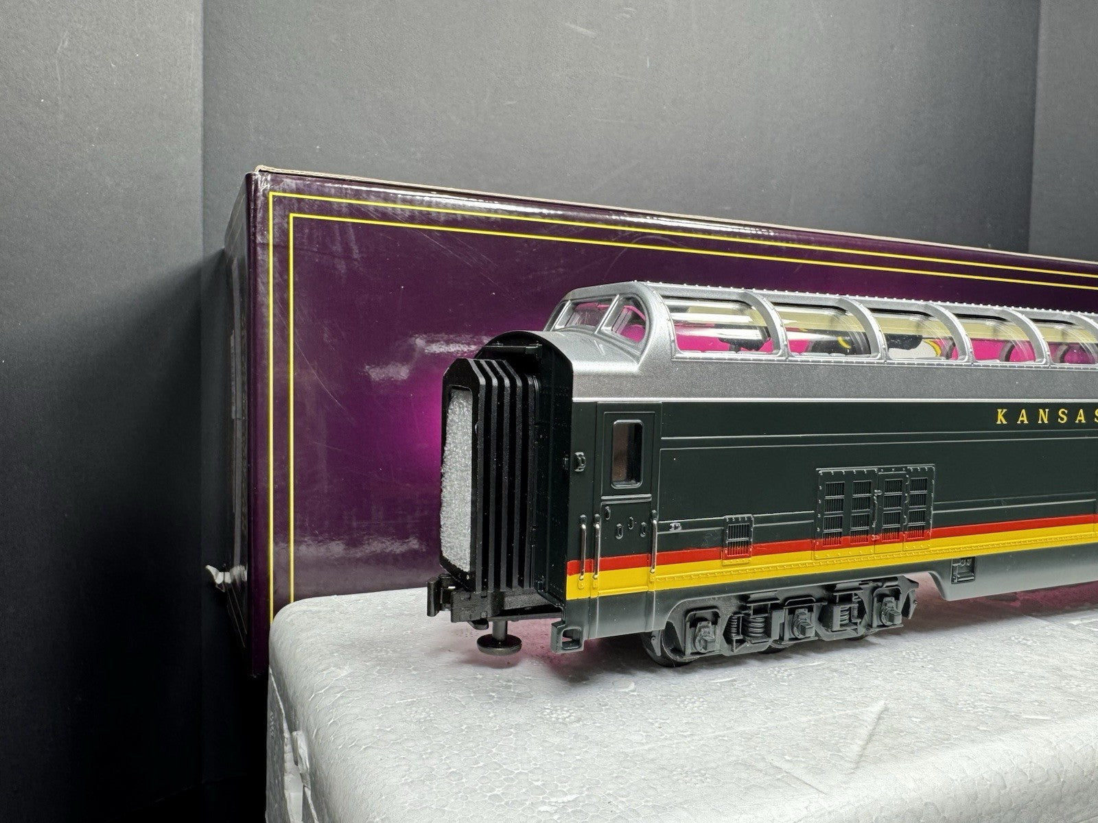 MTH 20-6735 Kansas City Southern KCS 70' full-length vista dome pass car LNIB5