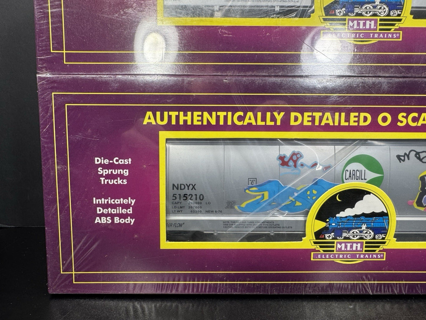 MTH 20-97524 Cargill 3-bay centerflow hopper car with graffiti 2-pack NIB3