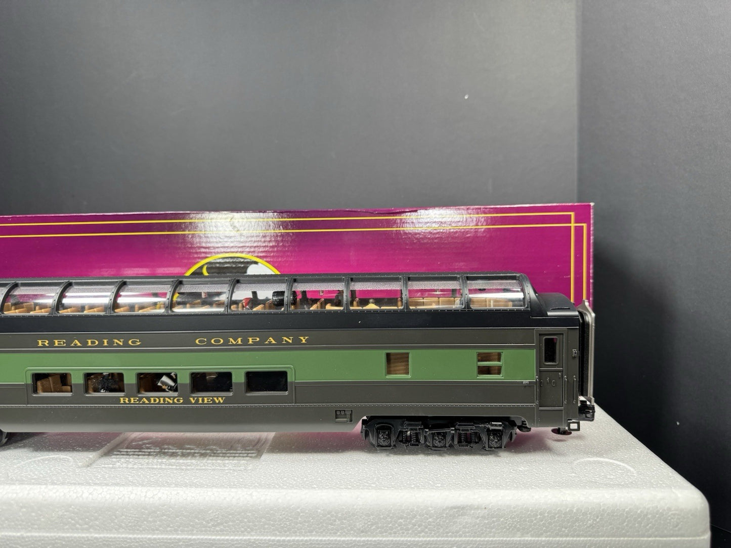 MTH 20-64211 Reading 70' streamlined full-length vista dome passenger car LNIB8