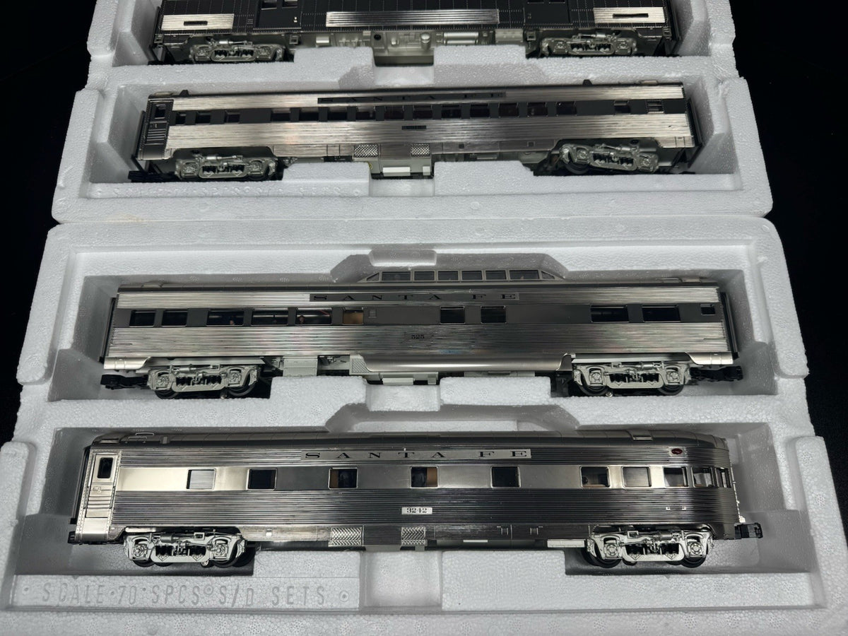 MTH 20-64115 Santa Fe plated 70' streamlined ribbed-sided passenger 4-car set EX2