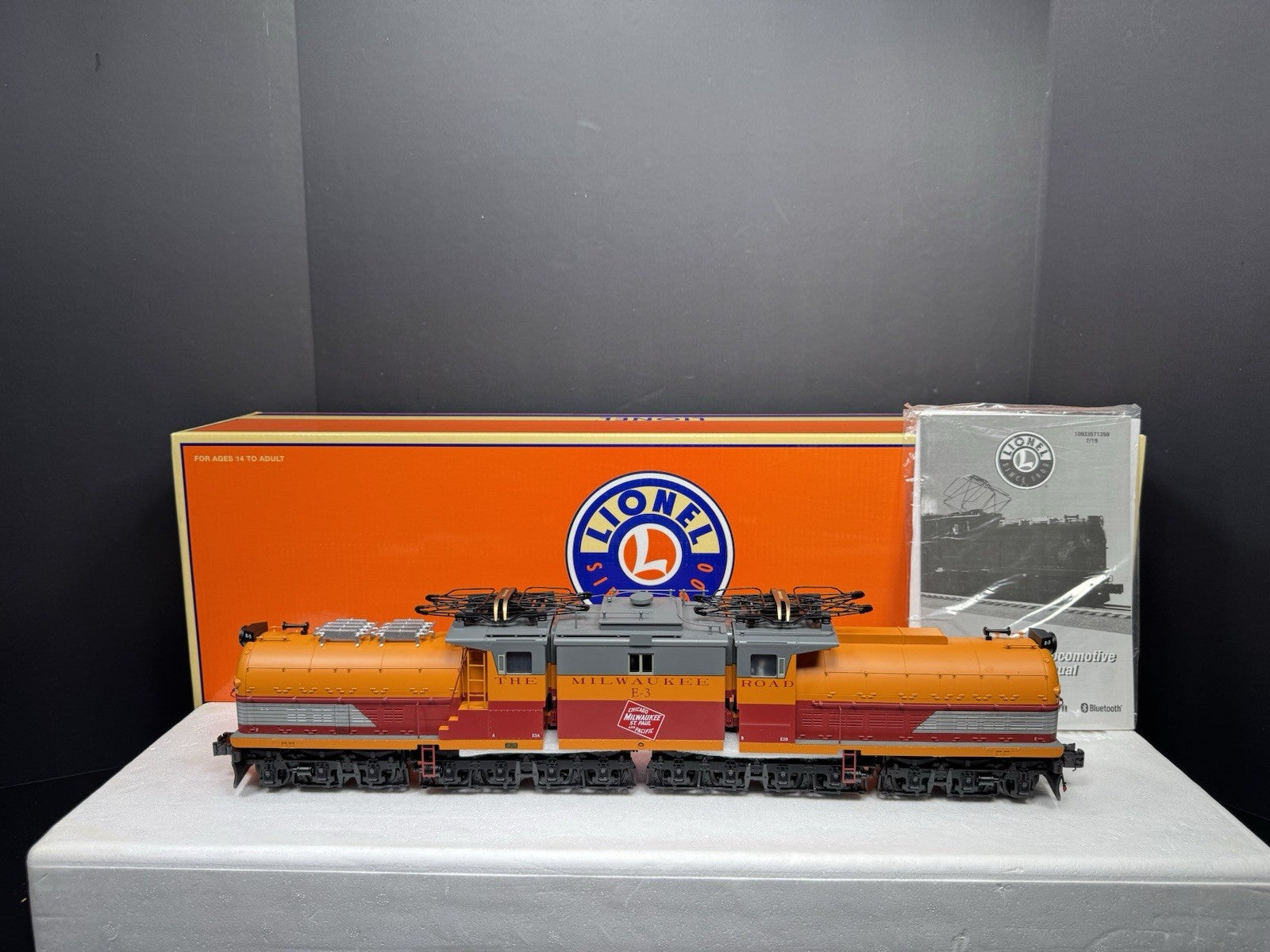 Lionel LEGACY 1933573 Milwaukee Road bipolar electric engine #3 LNIB0