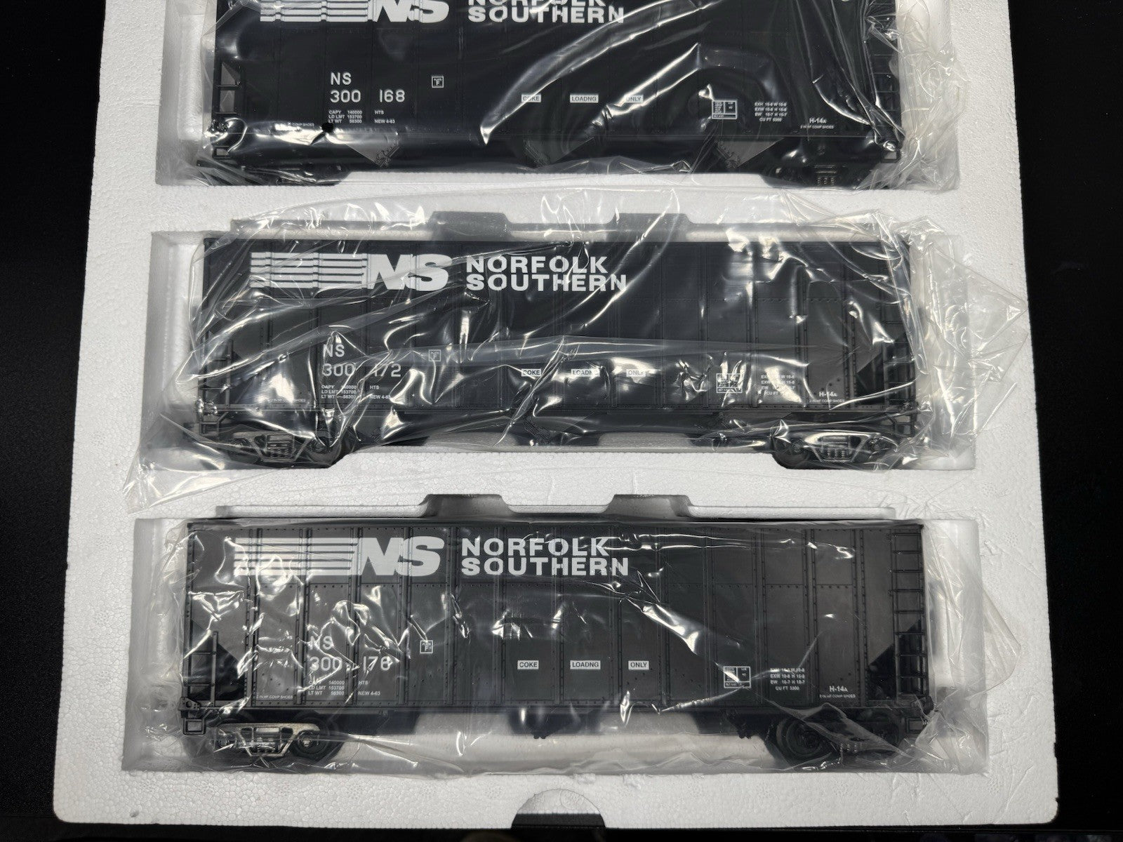 MTH 20-97068 Norfolk Southern NS coke hopper 4-car set LNIB3