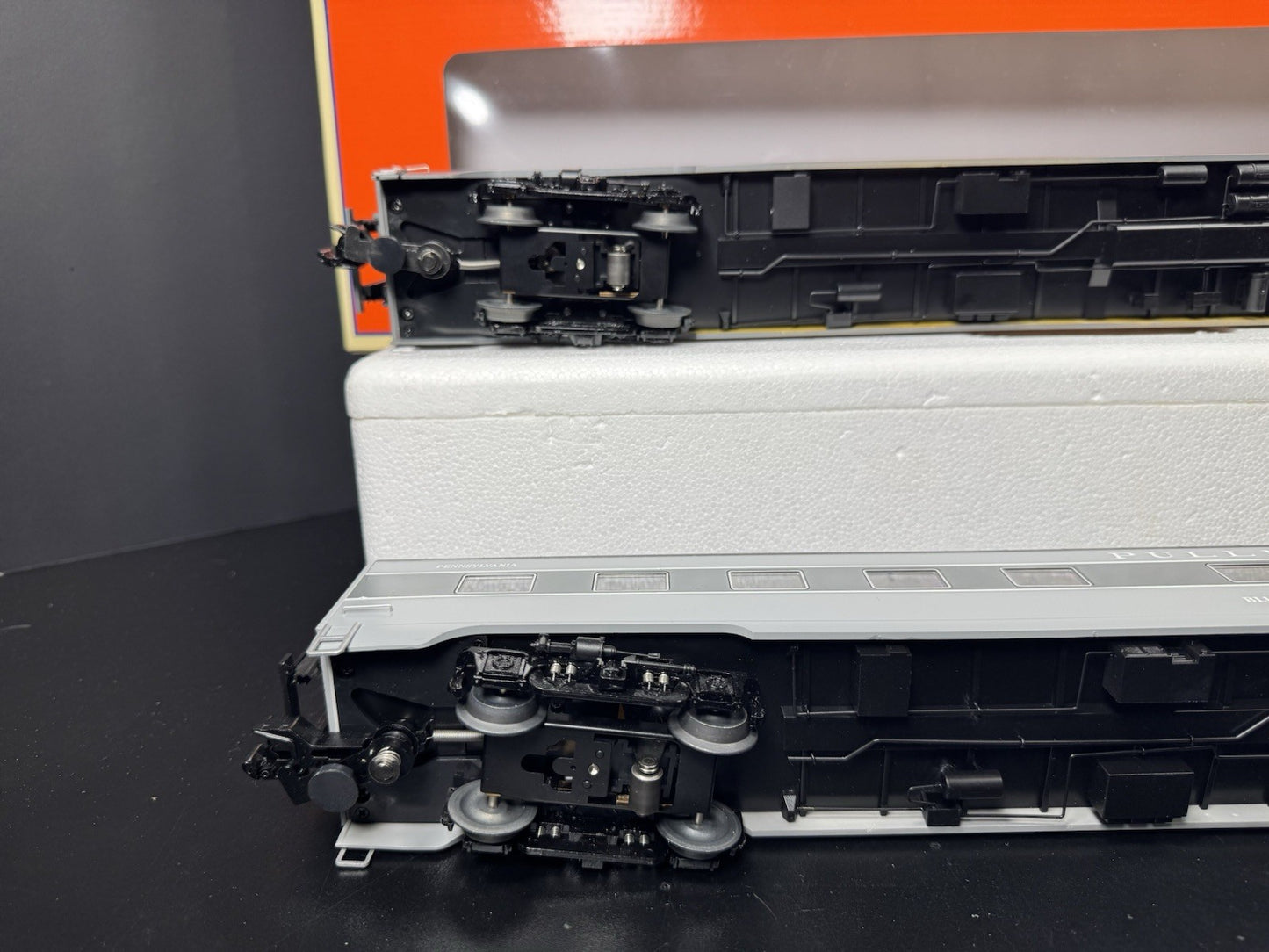 Lionel 2027500 Union Pacific UP Pennsylvania PRR 21" passenger car 2-pack LNIB11