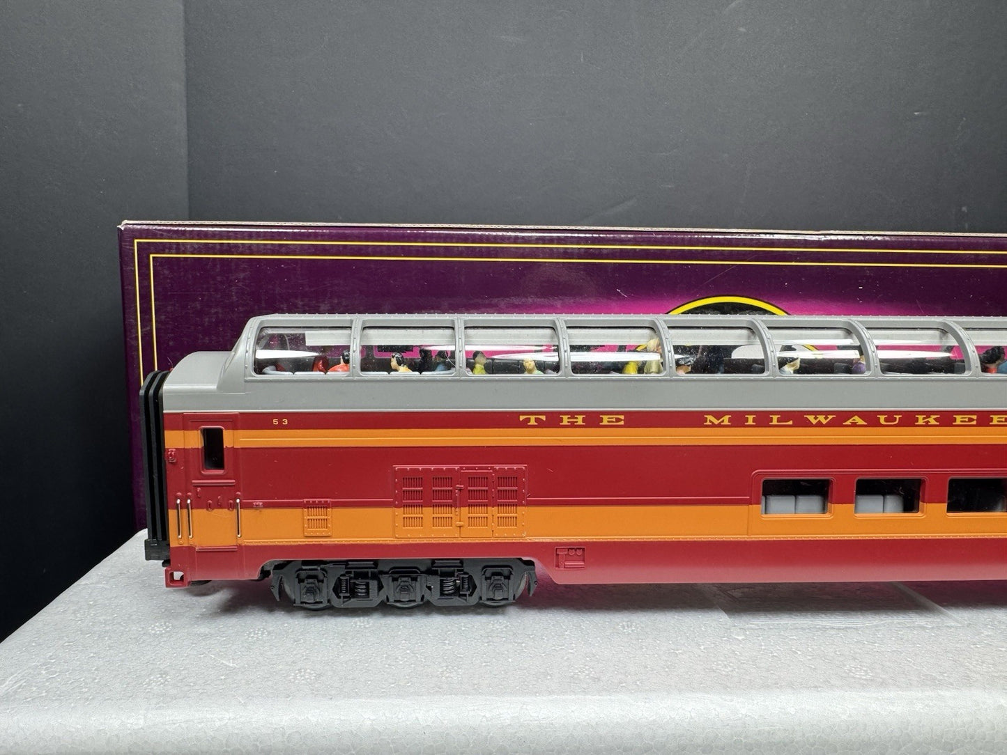 MTH 20-6752 Milwaukee Road 70' full-length vista dome passenger car #53 EX7
