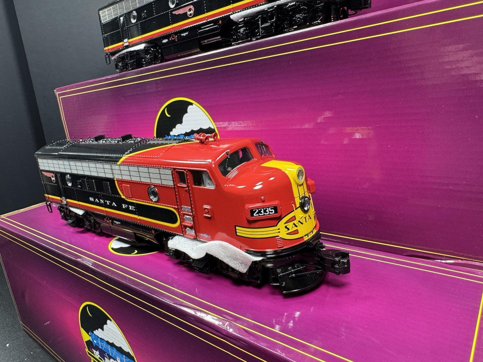 MTH 20-21601-1 Santa Fe Black Bonnet F-3 diesel engine ABA set #2334 #2335 NIB5