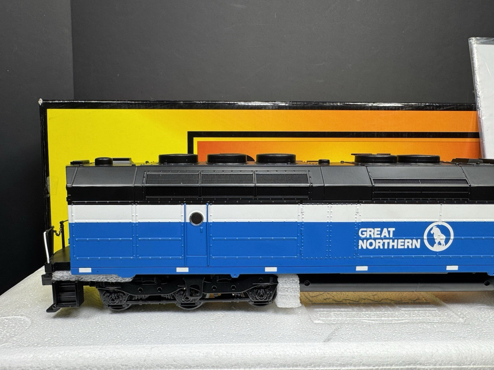 MTH RailKing 30-2459-1 Great Northern GN FP45 diesel engine #427 PS2 BCR LNIB7