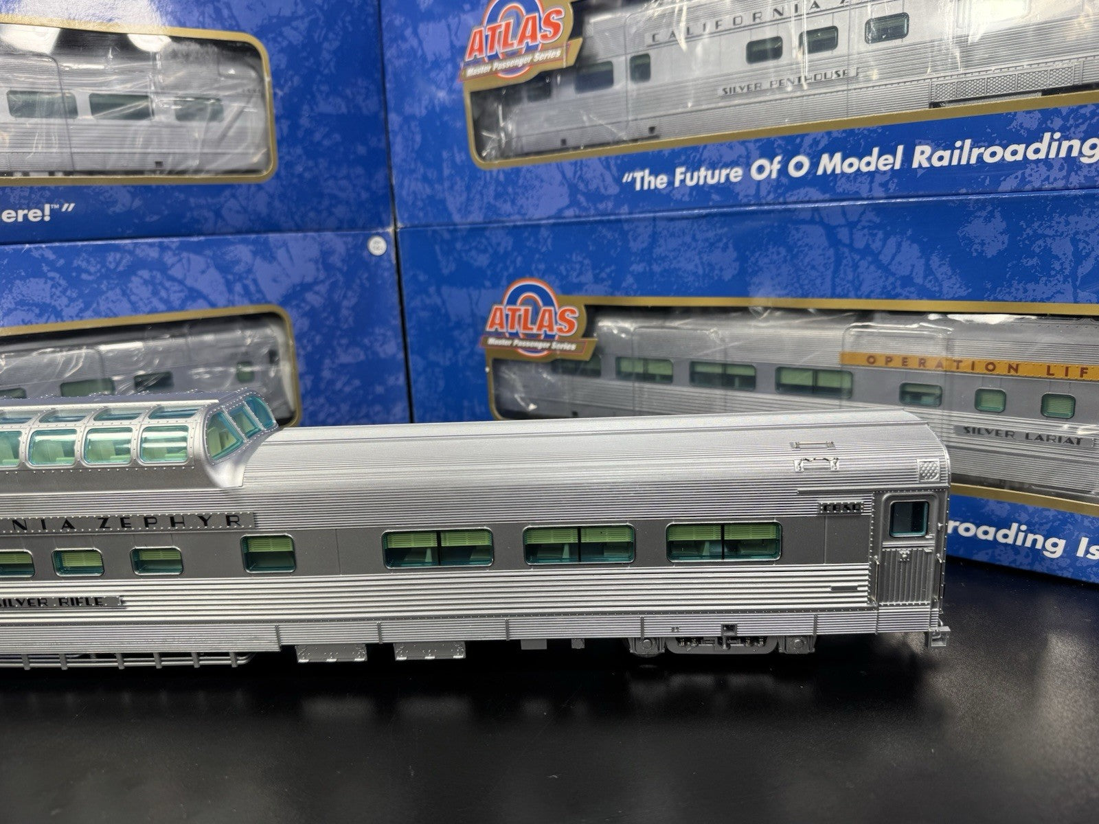 Atlas O 2-rail CB&Q California Zephyr 21" passenger 8-car set LNIB4