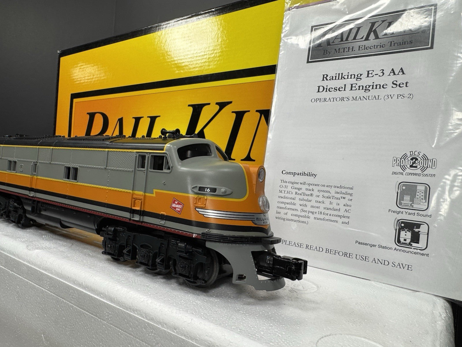 MTH RailKing 30-2488-1 Milwaukee Road E-3 diesel engine ABA set PS 2.0 BCR NIB7