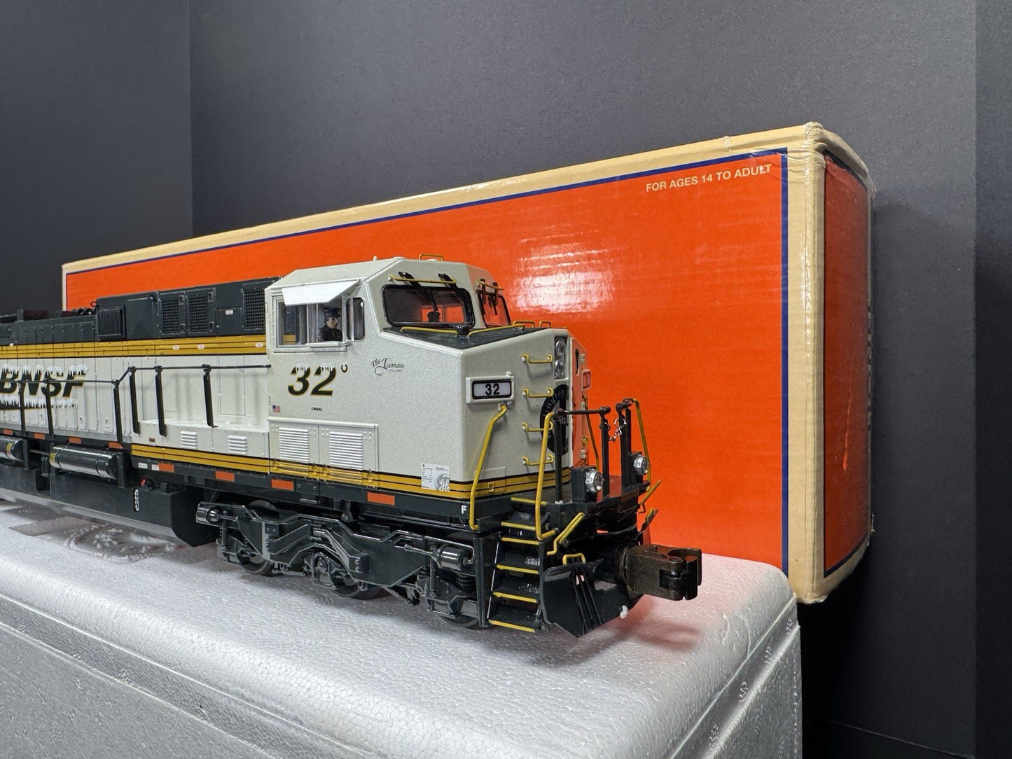 Lionel LEGACY 6-31783 BNSF Ice Cold Express AC6000 diesel engine #32 EX9