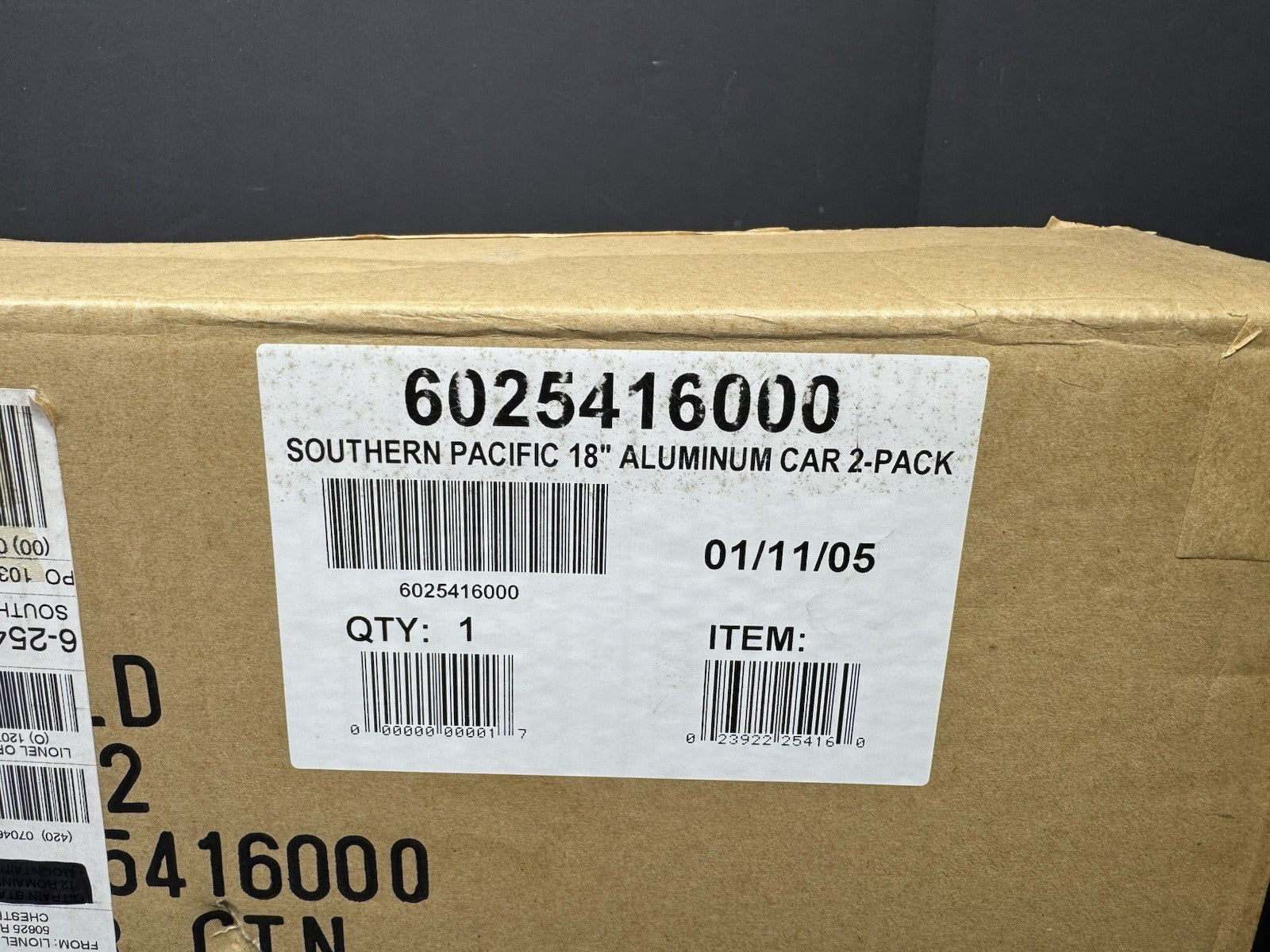 Lionel 6-25416 Southern Pacific Daylight 18" aluminum passenger 2-car set NIB3