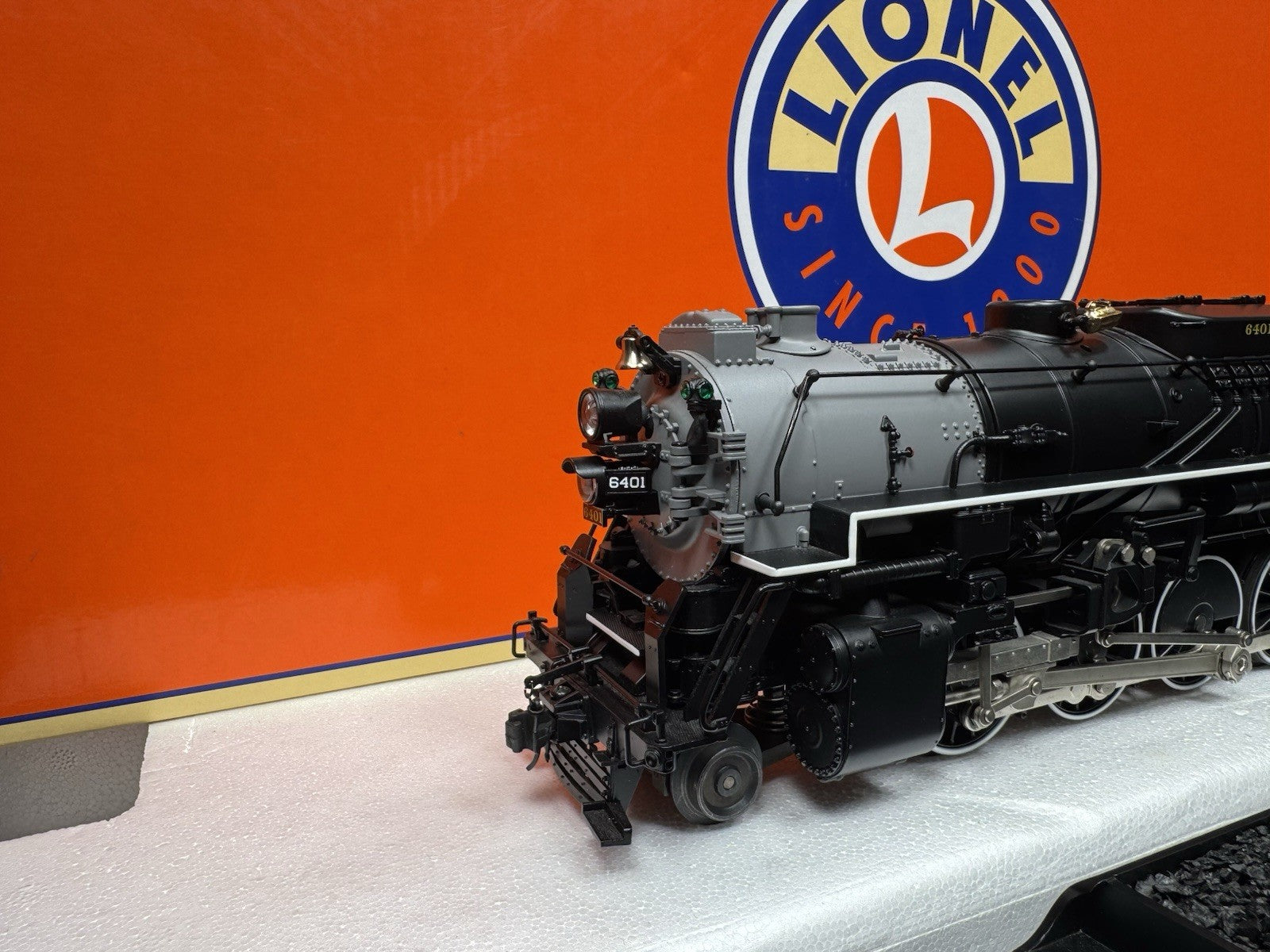 Lionel LEGACY 6-84690 Wheeling & Lake Erie Berkshire steam engine #6401 LNIB1