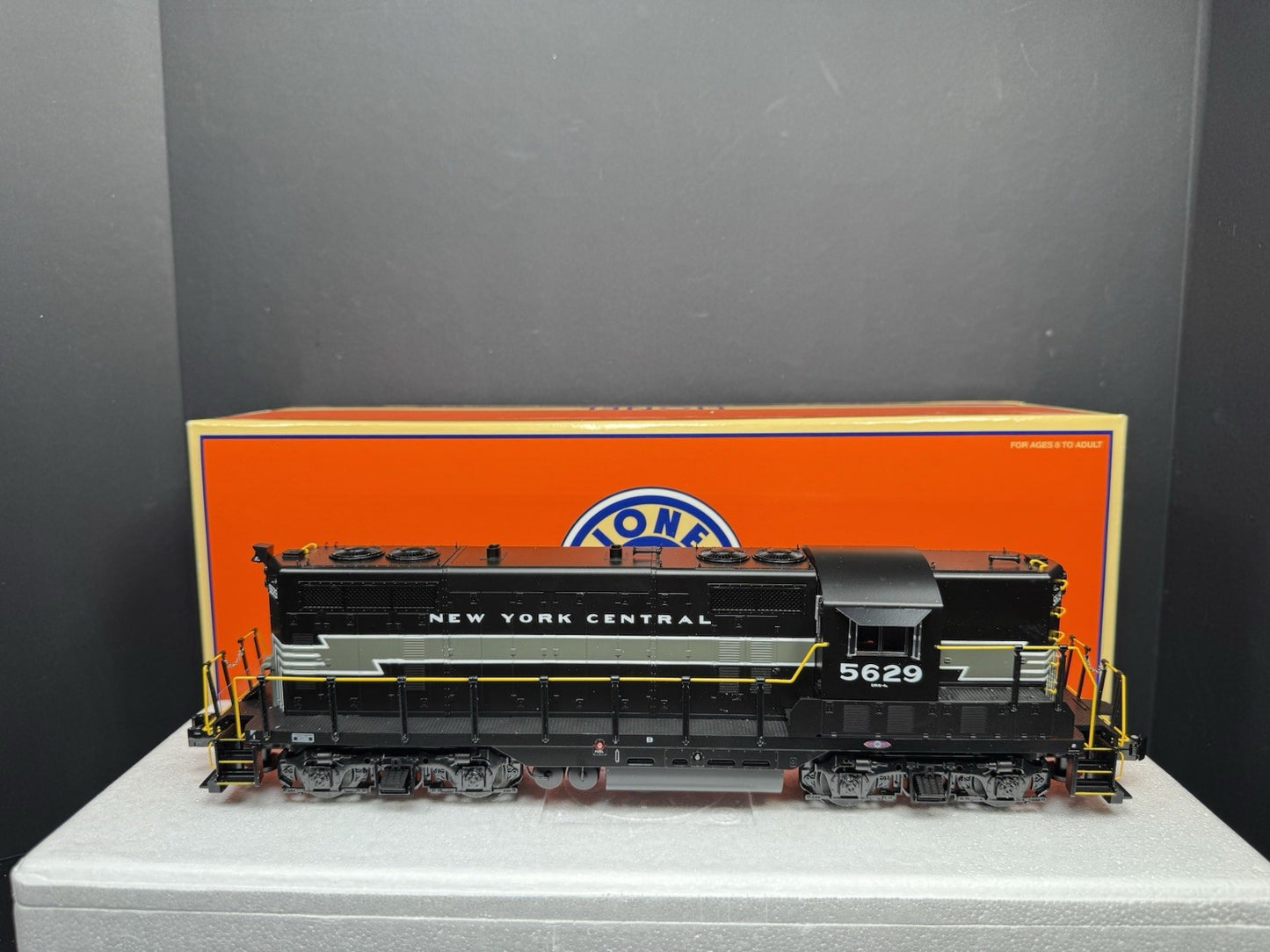 Lionel 6-28562 New York Central NYC GP-7 nonpowered diesel engine #5629 LNIB5