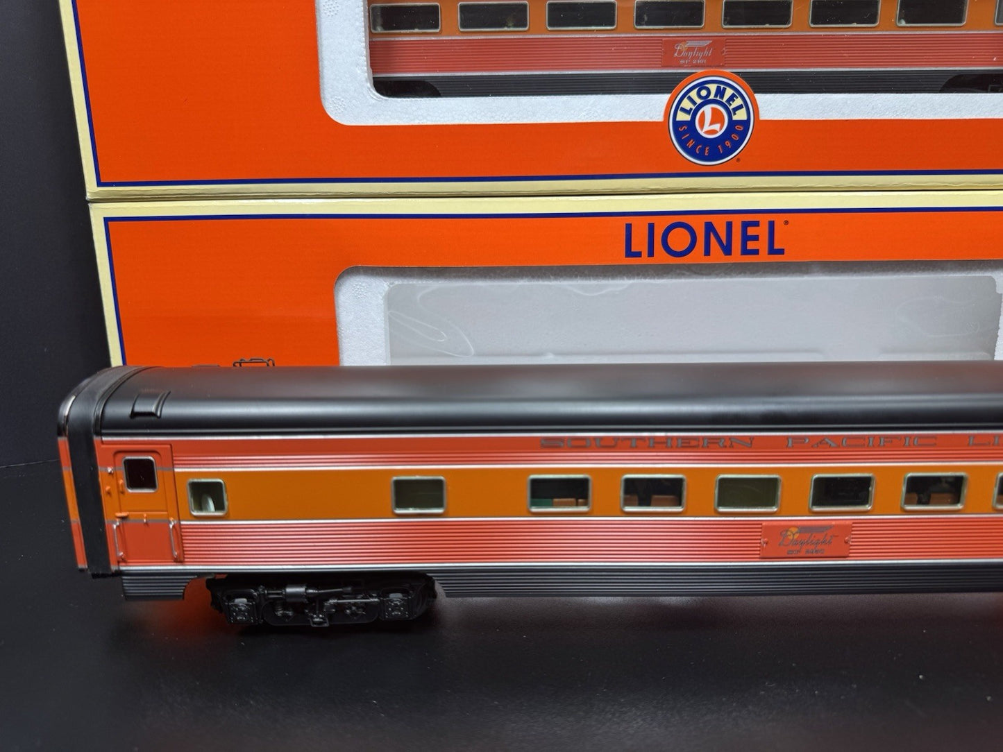 Lionel 6-29115 Southern Pacific Daylight 18" aluminum passenger set LNIB7