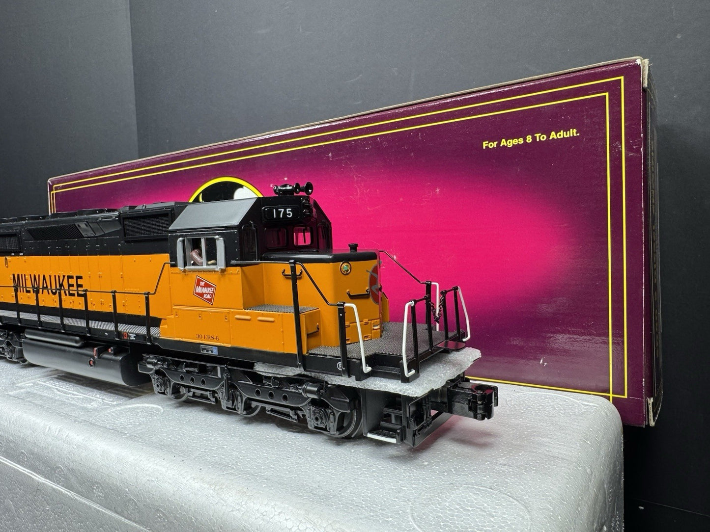 MTH 20-2668-1 Milwaukee Road SD40-2 diesel engine #175 PS2 BCR LNIB9