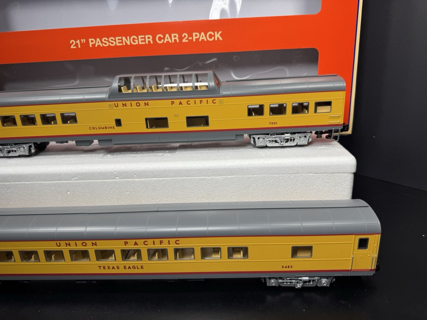 Lionel 1927050 Union Pacific UP 21" excursion 2-car expansion set LNIB8