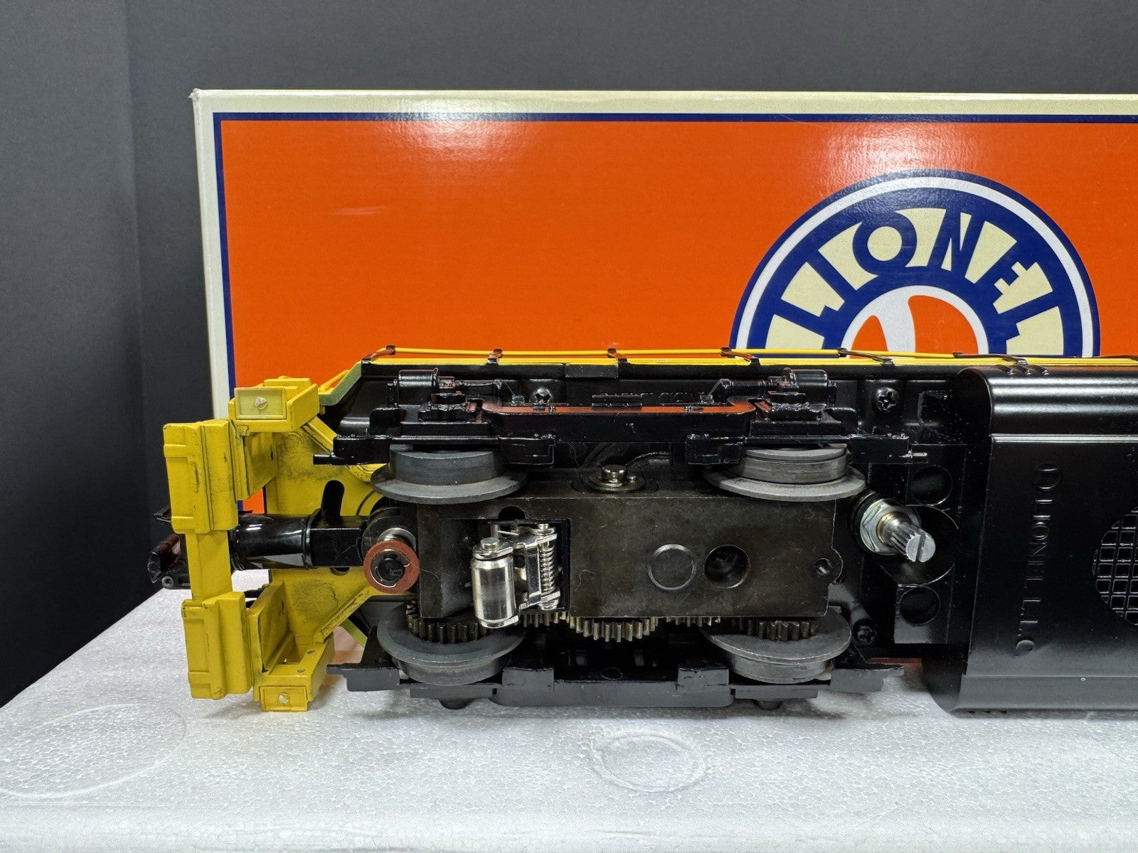 Lionel 6-18587 TMCC Nickel Plate Road NKP C-420 diesel engine #577 LNIB11